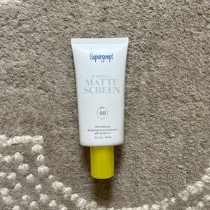 Supergoop mineral matte screen